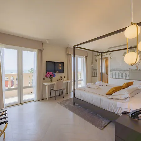 Ξενοδοχείο Belvedere 4*
